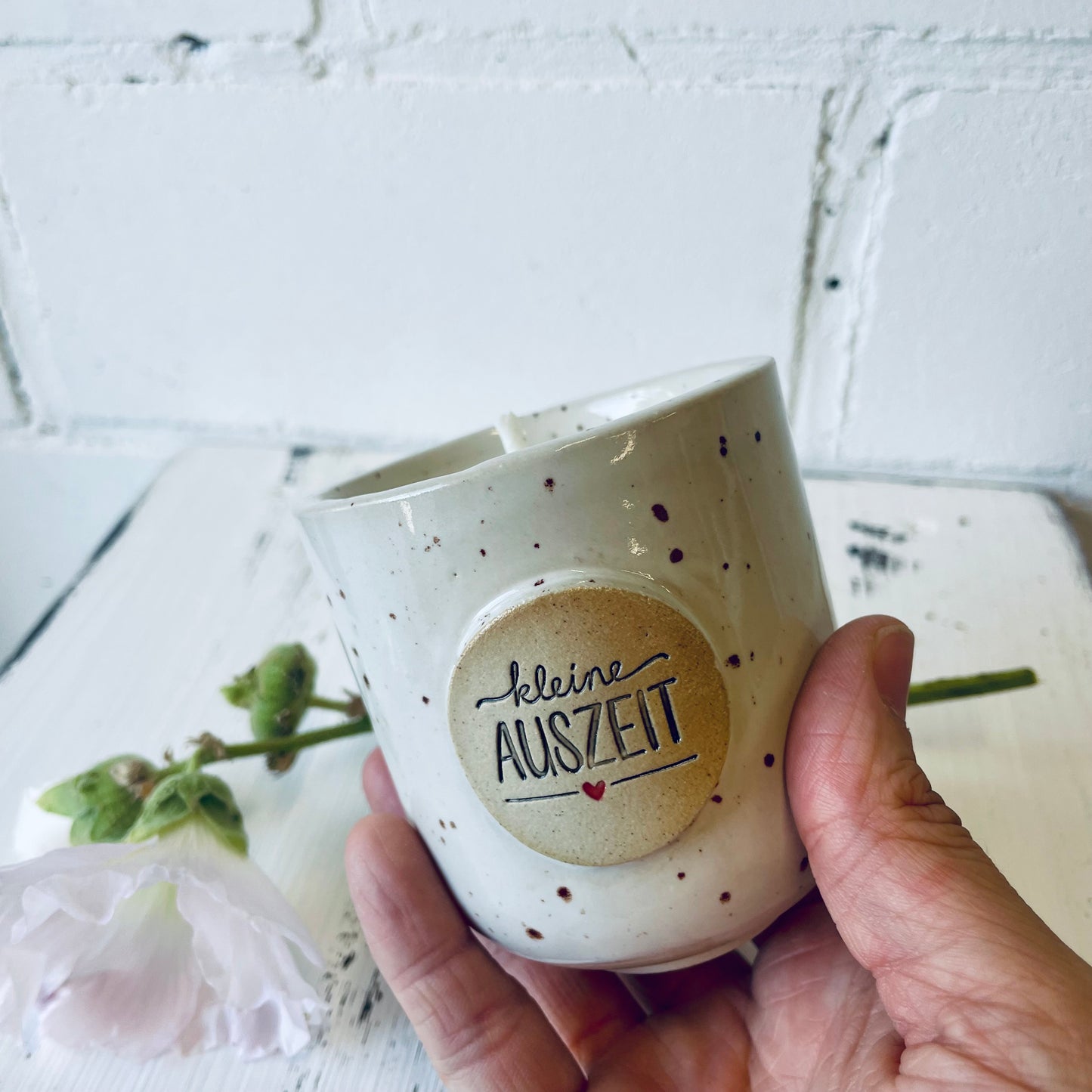 Bienenwachskerze im handgemachten Keramikbecher – „kleine Auszeit, 2 in 1, nachhaltiges Geschenk