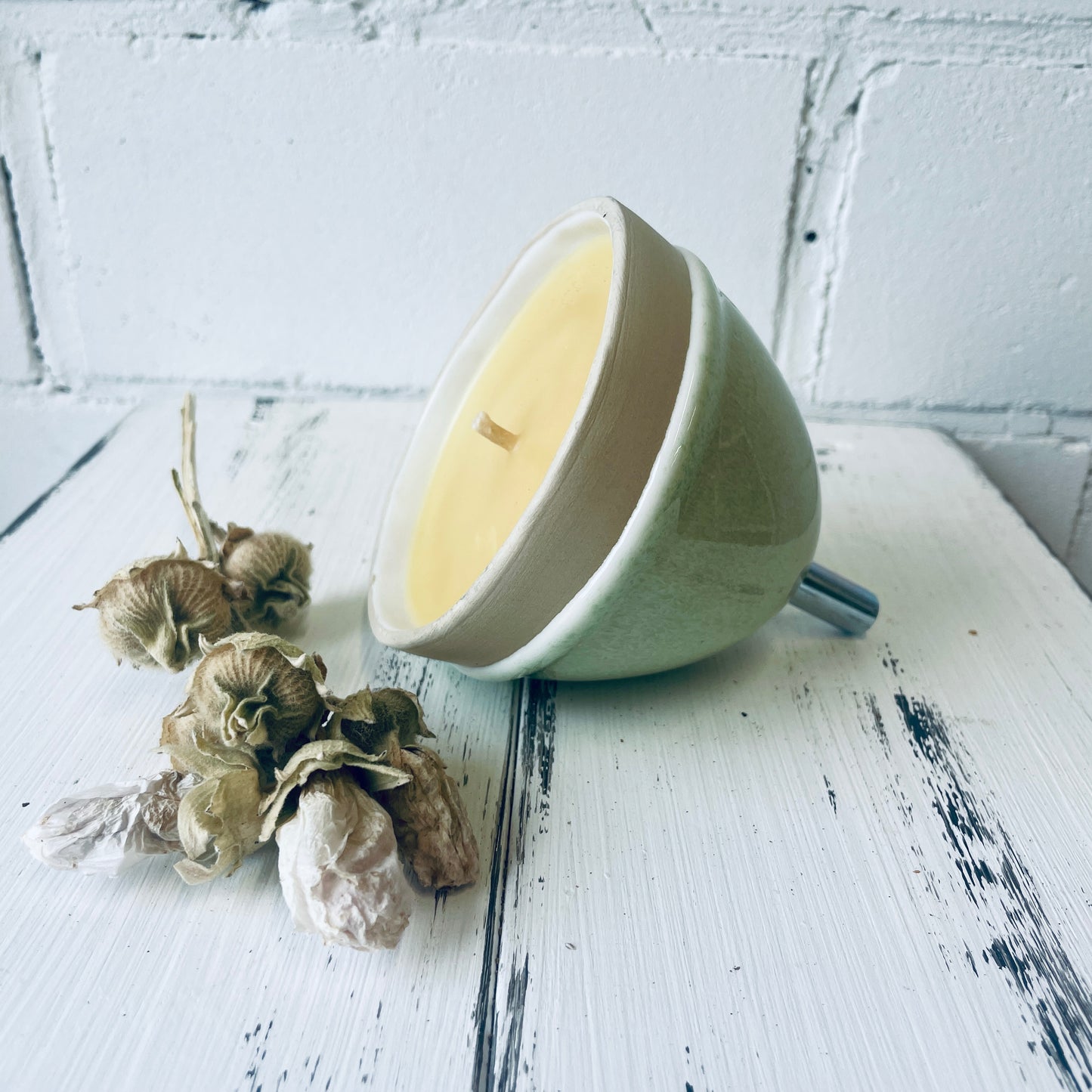 Gartenfackel aus Keramik – handgemacht & mit Bienenwachs gefüllt
