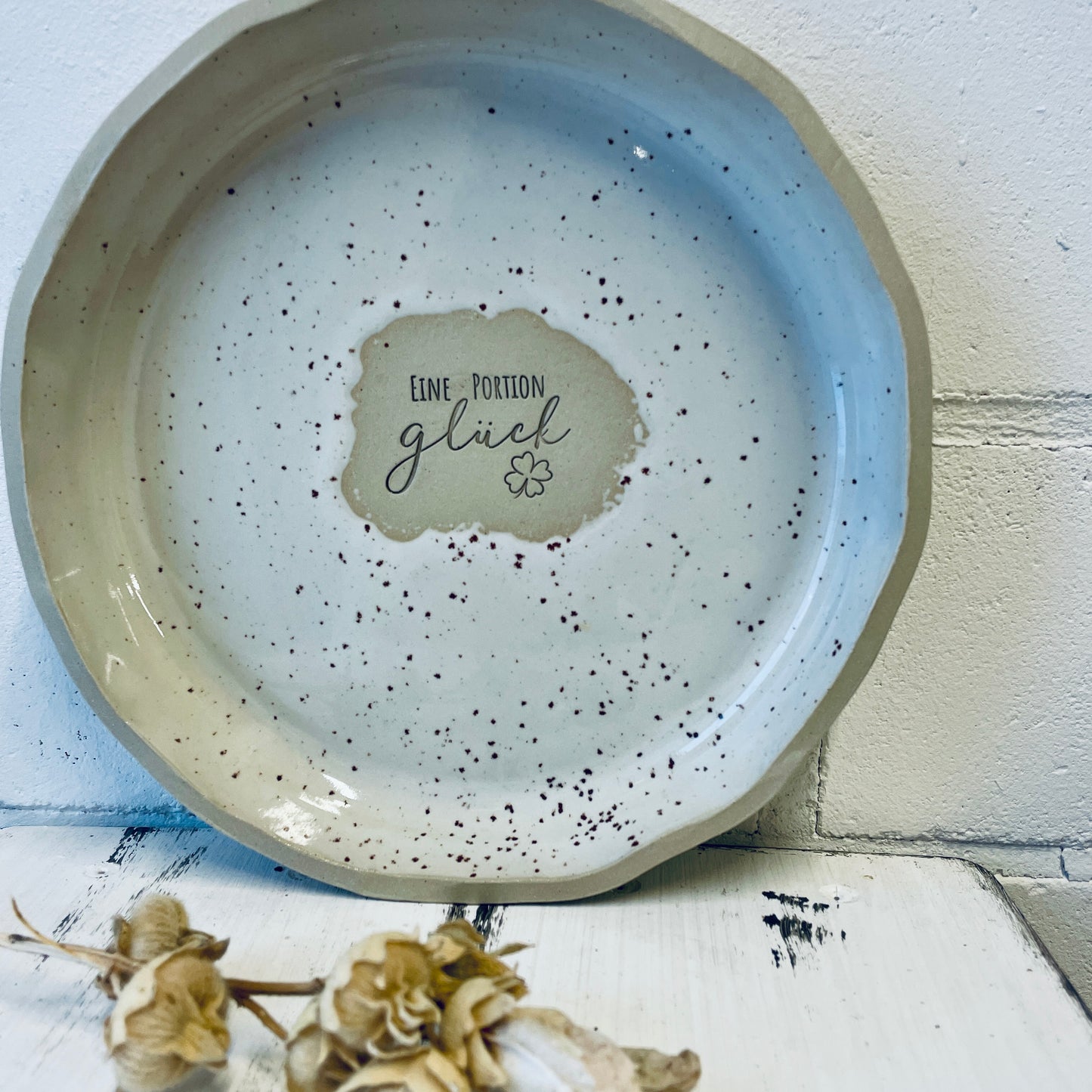 Handgemachter Keramikteller – Durchmesser ca. 21 cm