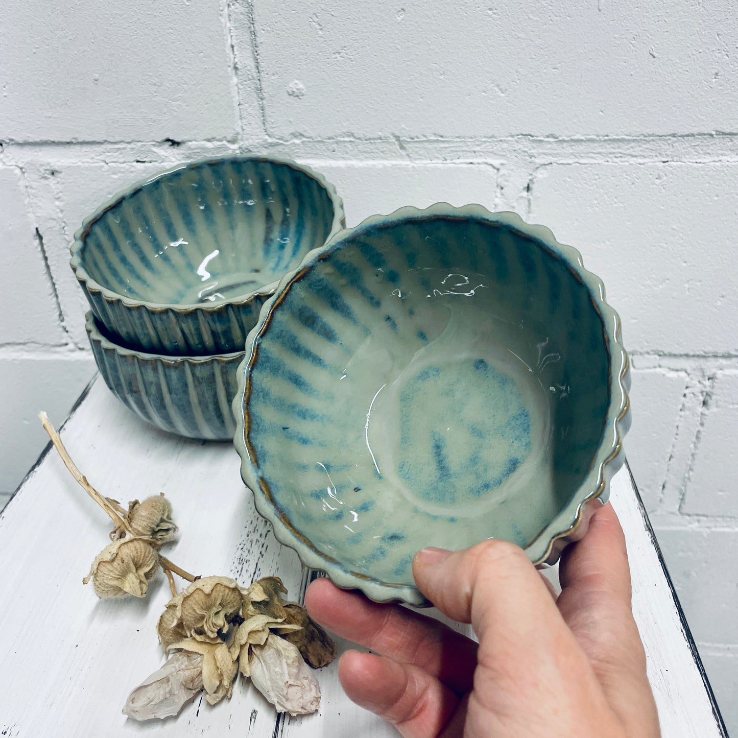 Handgetöpferte Müslischüssel – 300 ml | gerippte Steinzeugschale in Blau-Grün