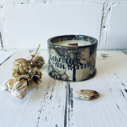Kerzenbecher „Lehrerin mit Klasse“ – handgemacht & besonders