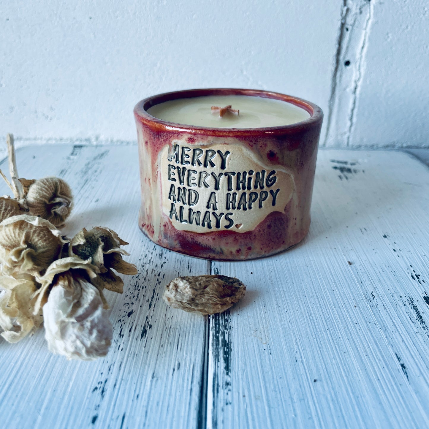 Weihnachtskerze – Handgemachte Kerzenkeramik mit Holzdocht, Bienenwachskerze