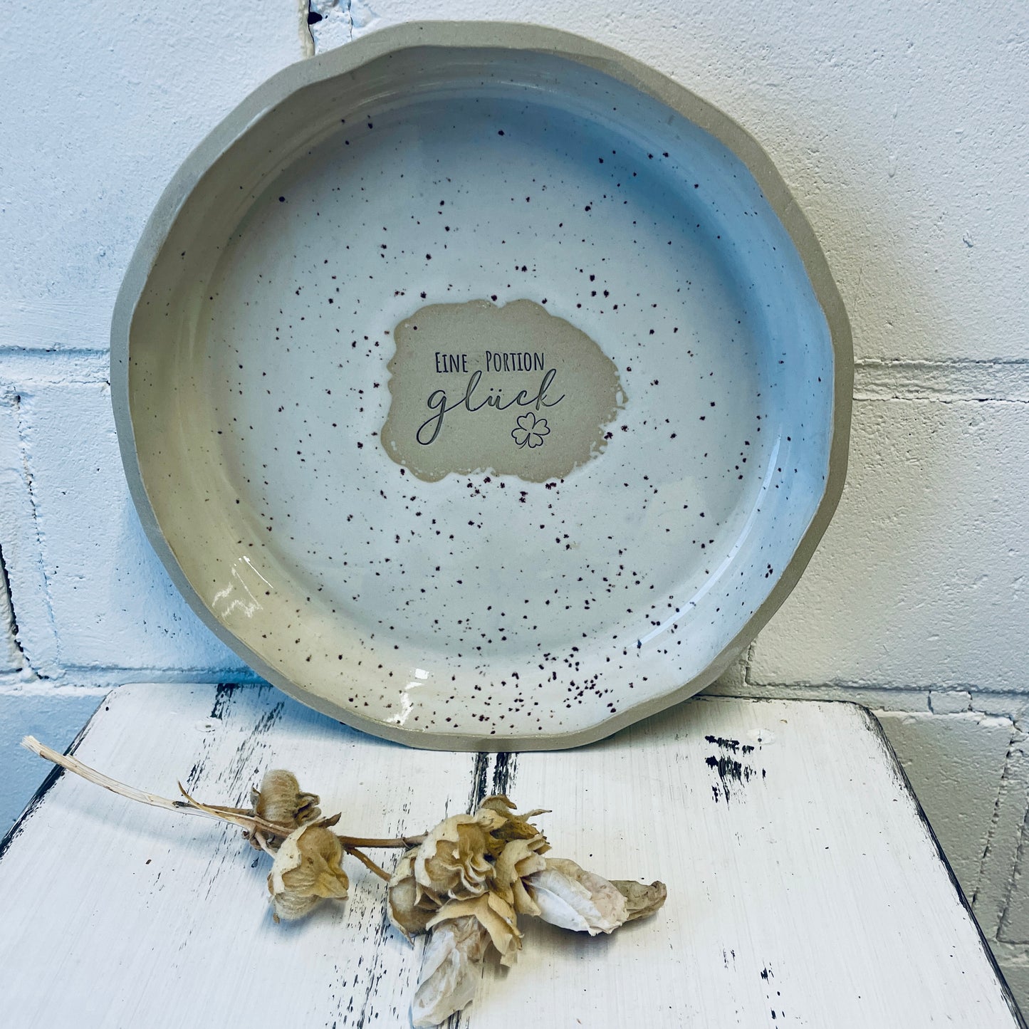 Handgemachter Keramikteller – Durchmesser ca. 21 cm