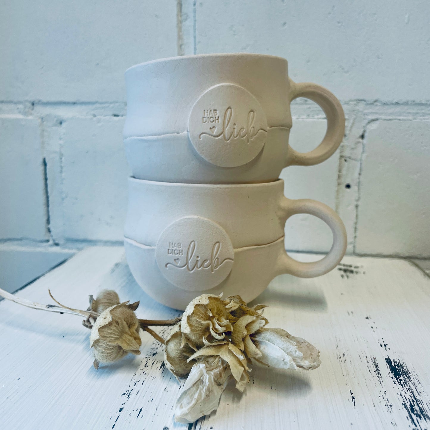 Becher mit Sprechblase "Ich hab dich lieb" – Rohling zum Keramikmalen, Ton mit Spots