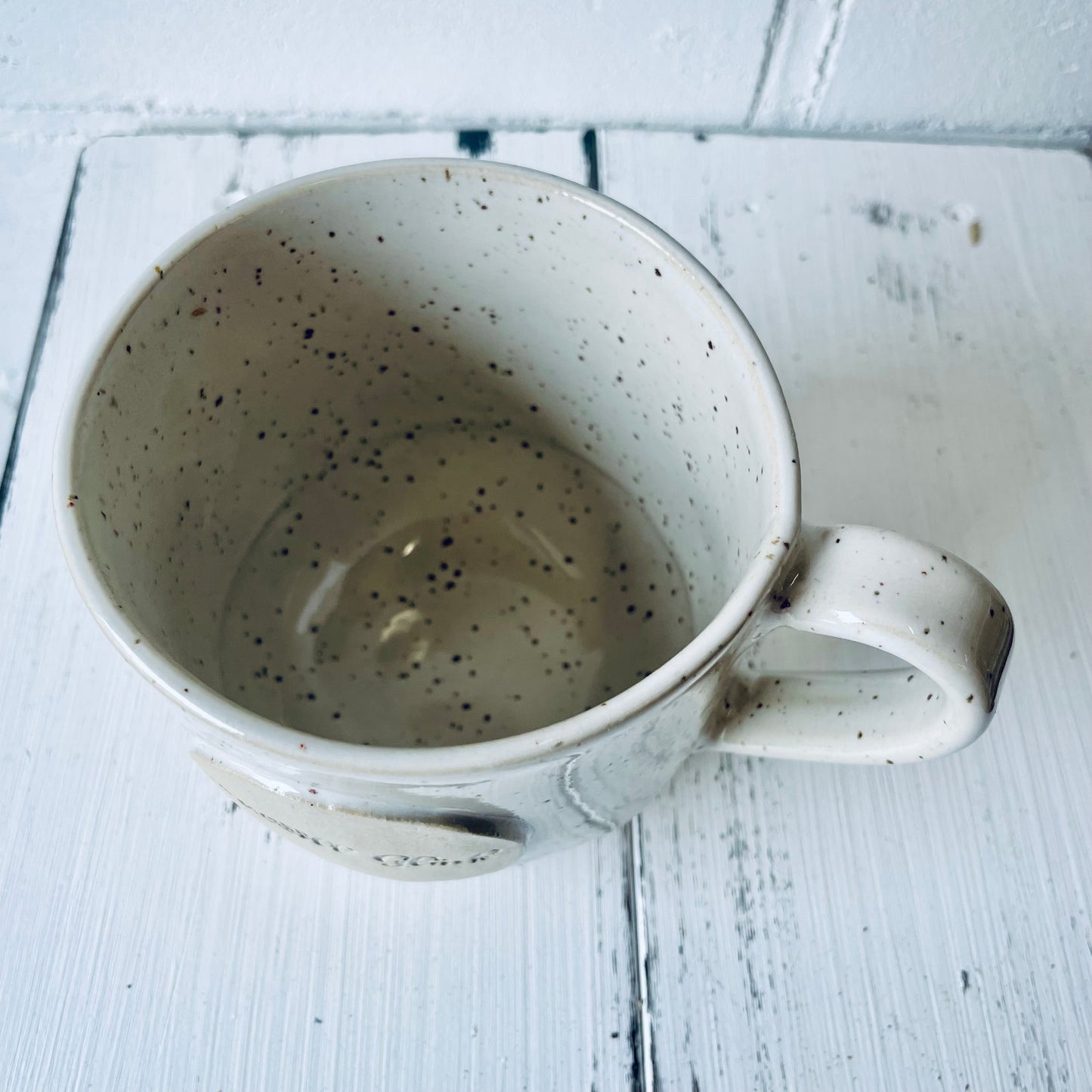 Sprücheklopfer-Tasse mit rundem Boden, Becher mit Spruch, Steinzeugtasse, Tasse mit Spruch „ein Becher voll Glück“, weiß