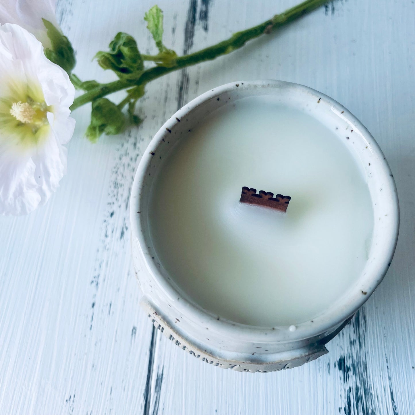 Kerze im Keramikbecher mit Holzdocht – „Licht für dich“ – handgemachte Duftkerze mit Bienenwachs – personalisierbares Geschenk – nachhaltig