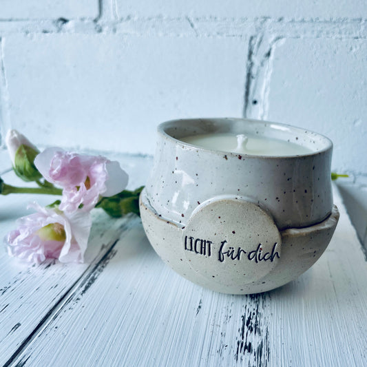 Licht für Dich – Handgemachte Kerzenkeramik mit Baumwolldocht, Bienenwachskerze