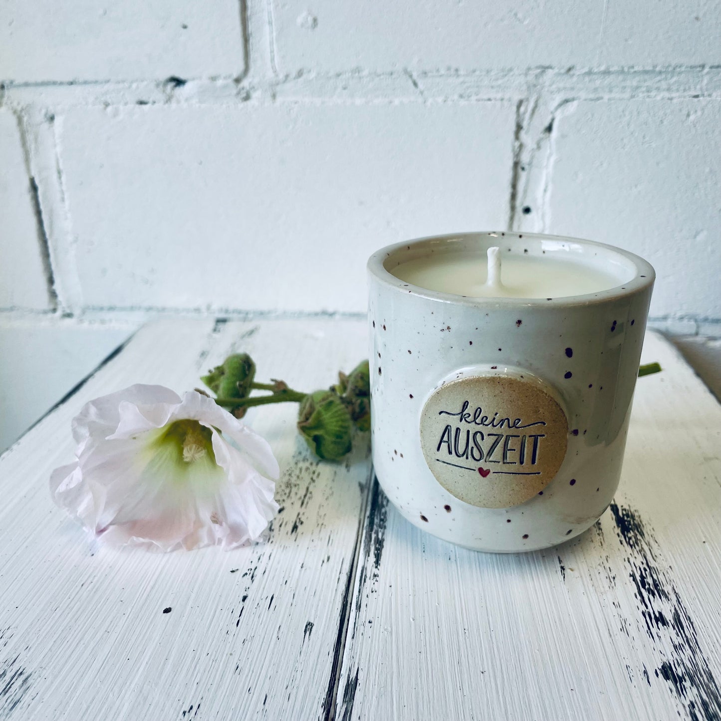 Bienenwachskerze im handgemachten Keramikbecher – „kleine Auszeit, 2 in 1, nachhaltiges Geschenk