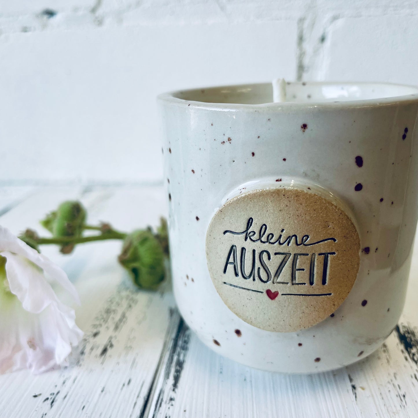 Bienenwachskerze im handgemachten Keramikbecher – „kleine Auszeit, 2 in 1, nachhaltiges Geschenk