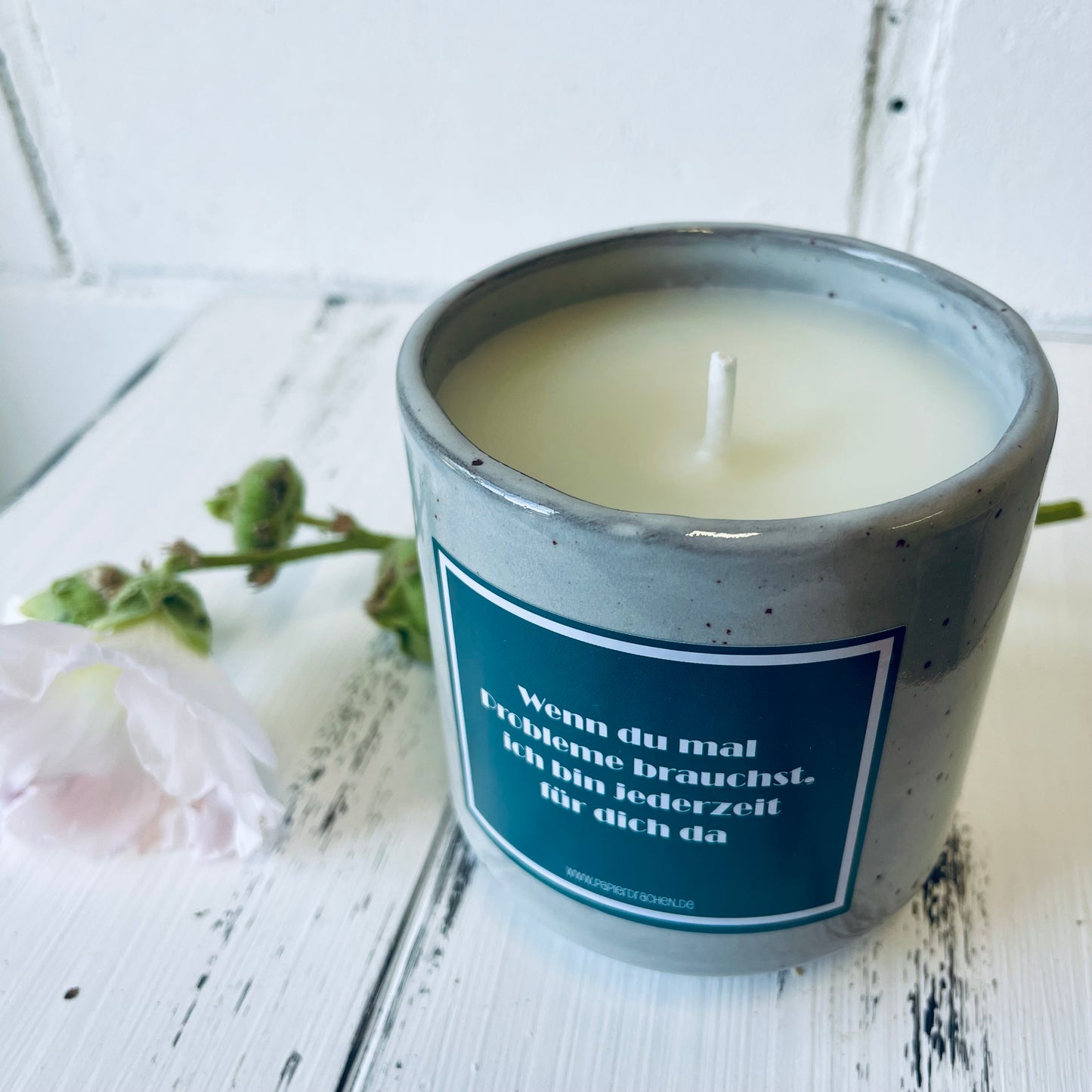 Geburtstagskerze – „Wenn du mal Probleme brauchst, ich bin jederzeit für dich da“, witzige Kerze, Bienenwachskerze, Steinzeugkeramik