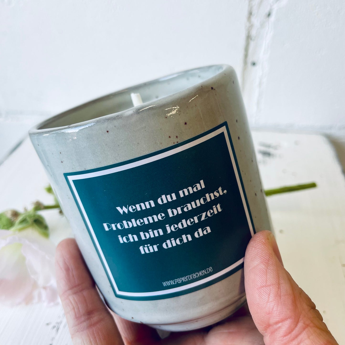 Geburtstagskerze – „Wenn du mal Probleme brauchst, ich bin jederzeit für dich da“, witzige Kerze, Bienenwachskerze, Steinzeugkeramik