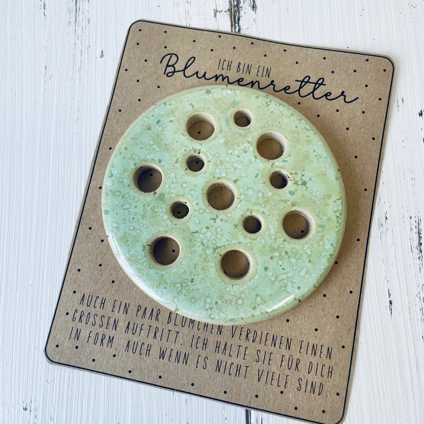 Grüner Blumenretter aus Keramik – handgemachte Blumensteckhilfe – Blumendeckel für Vasen & Gläser – nachhaltige Geschenkidee, Floristik-Tool