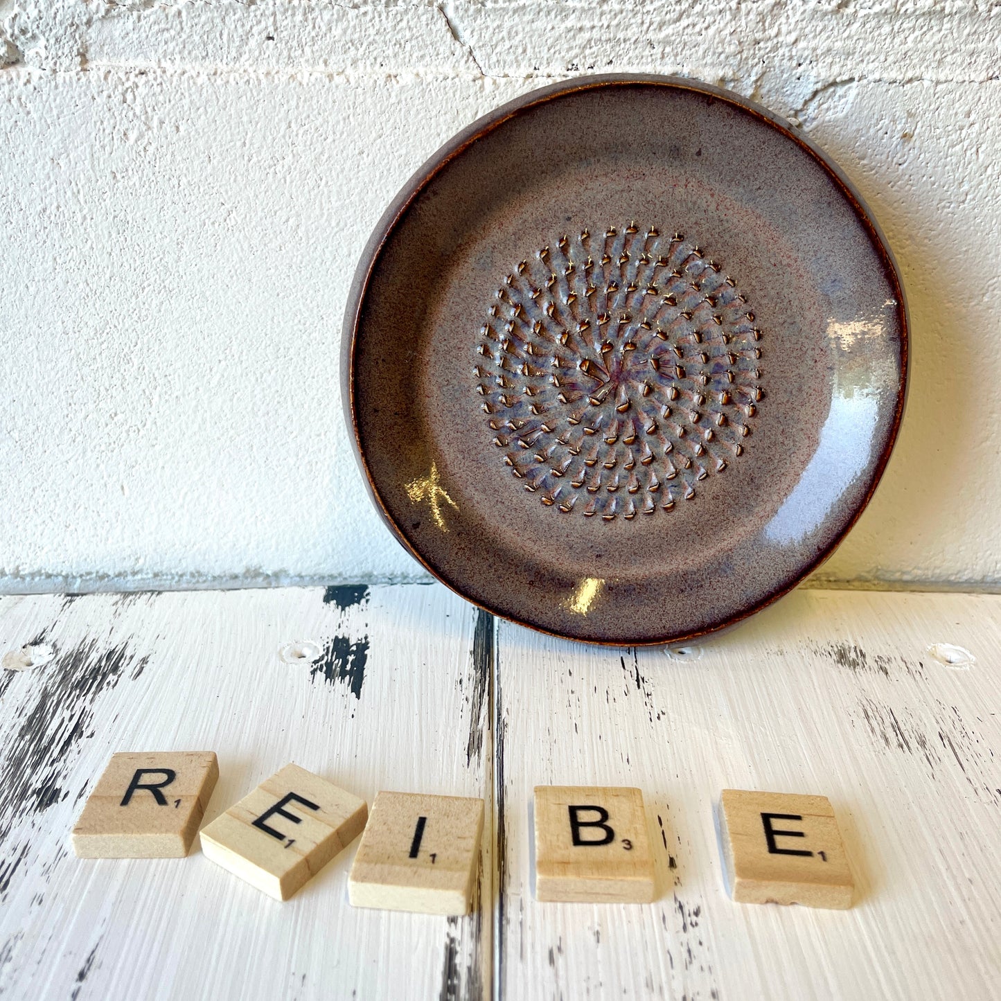 kleine Keramikreibe – handgemachter Küchenhelfer, Steinzeug