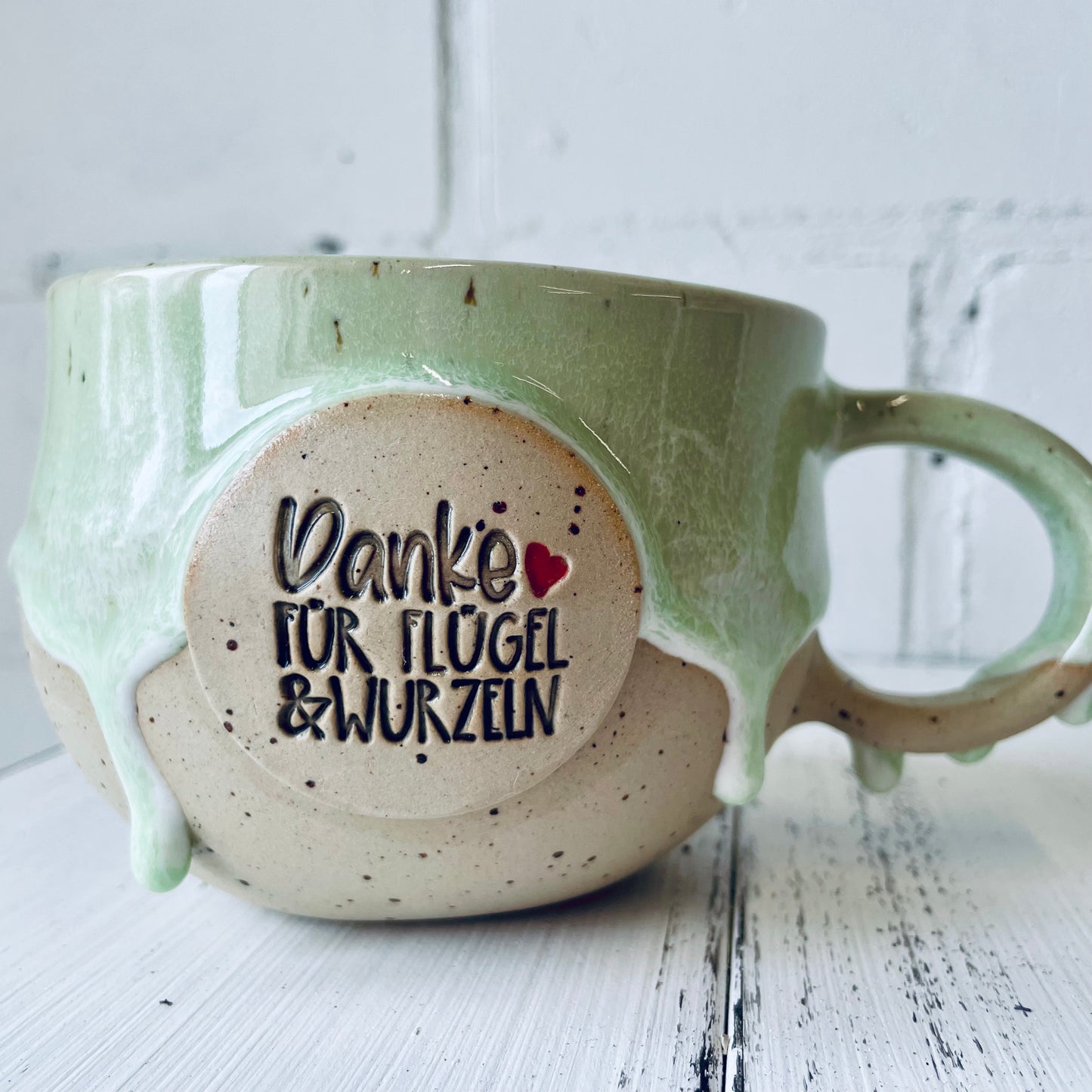 Handgemachte Keramiktasse – „Danke für Flügel & Wurzeln“, Geschenk für Lehrer oder Erzieher oder Eltern/Großeltern