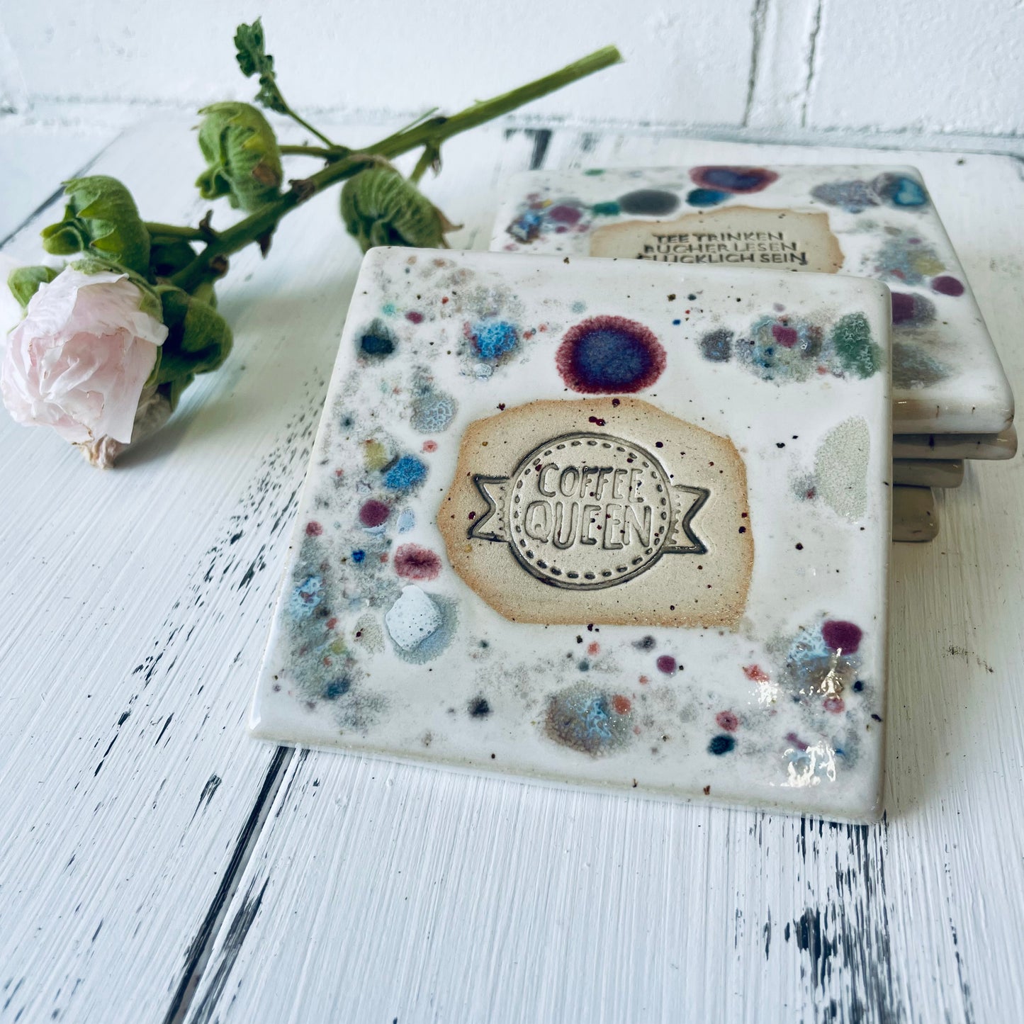 Handgemachte Keramik-Untersetzer mit Sprüchen für Kaffee- & Teeliebhaber, Teeparty