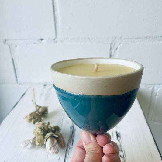 Gartenfackel aus Keramik – handgemacht & mit Bienenwachs gefüllt