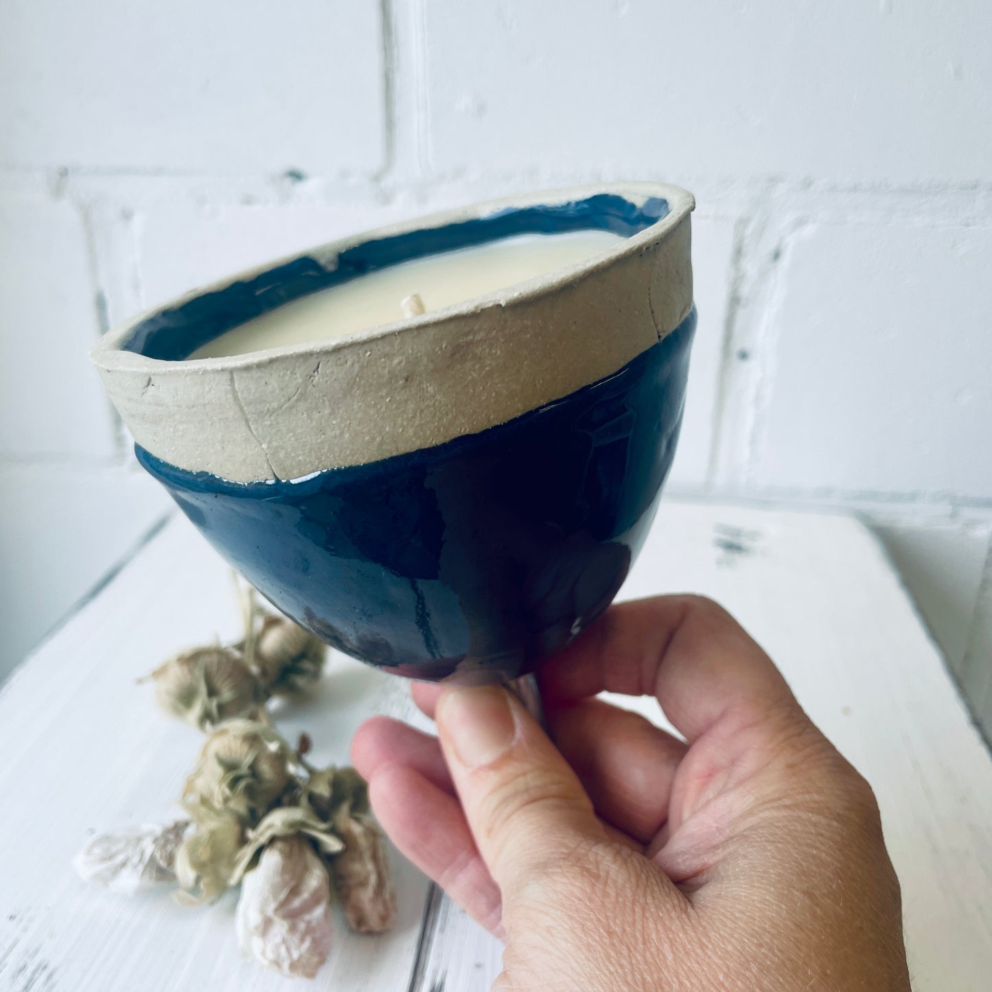 Gartenfackel aus Keramik – handgemacht & mit Bienenwachs gefüllt