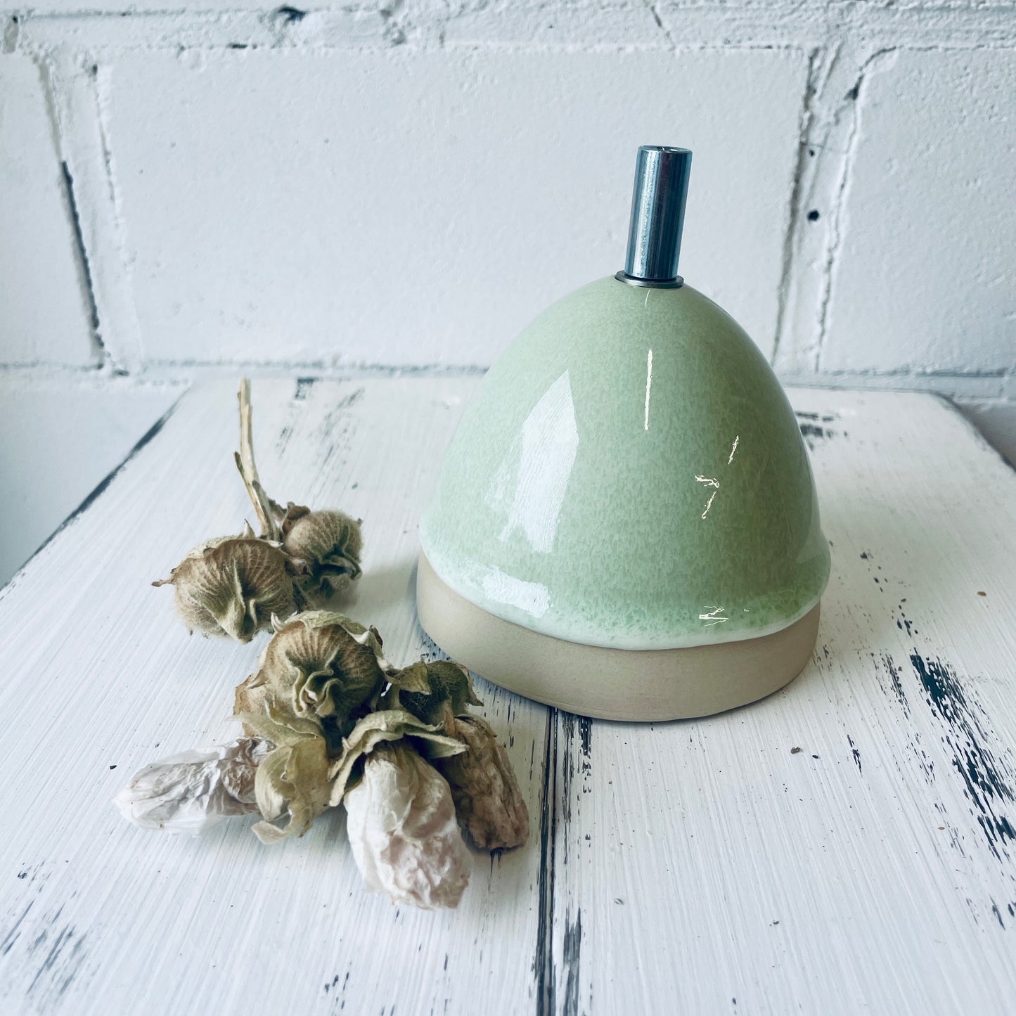 Gartenfackel aus Keramik – handgemacht & mit Bienenwachs gefüllt